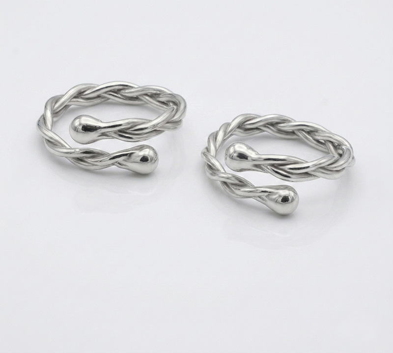 Nipple rings for women's jewelry in non piercing designs.